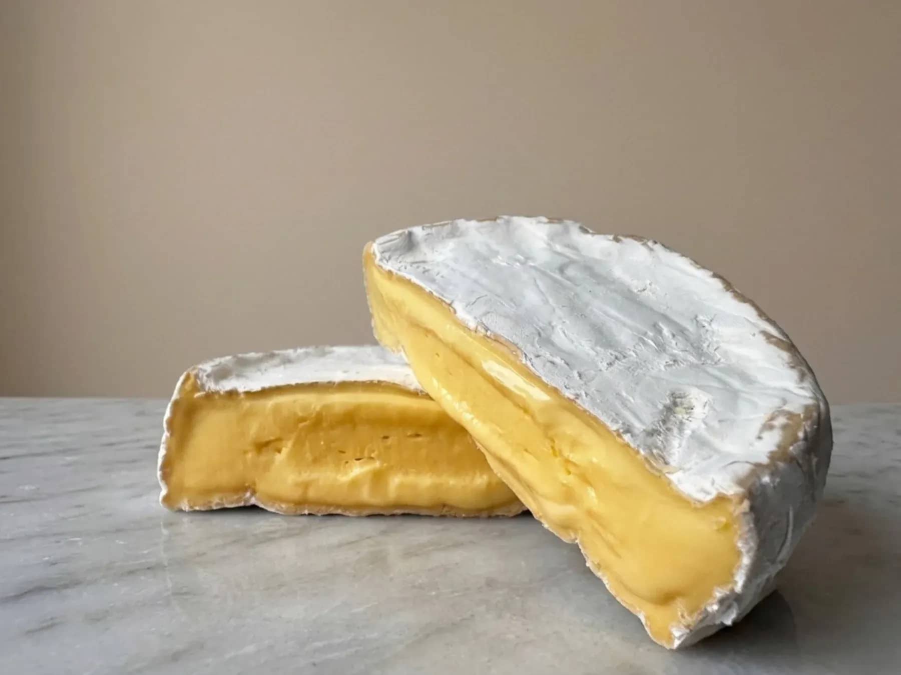 Usk Valley Cheese Company yn Lansio Blorenge – Caws ar Ddull Brie gyda Llaeth Jersey o’r Fenni image 2